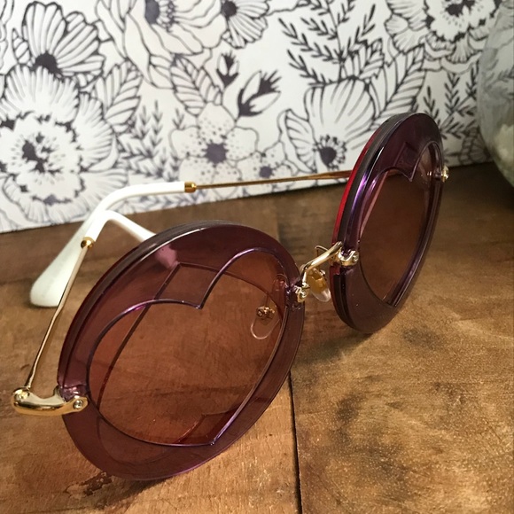 Heart sunglasses-comes with case! - Picture 8 of 8